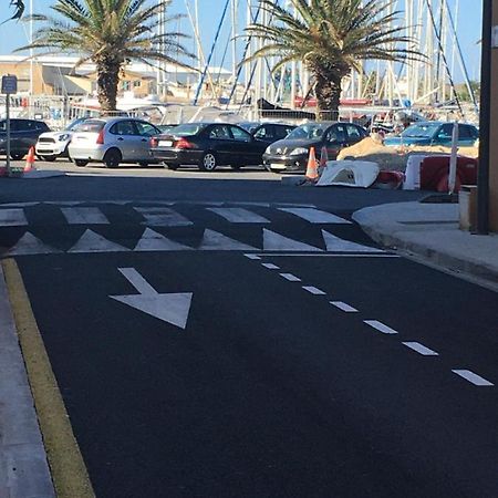 F2 Port De Canet Exterior photo